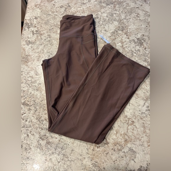 Women’s Old navy Powersoft Slim Boot Cut Leggings NWT large - Picture 1 of 11